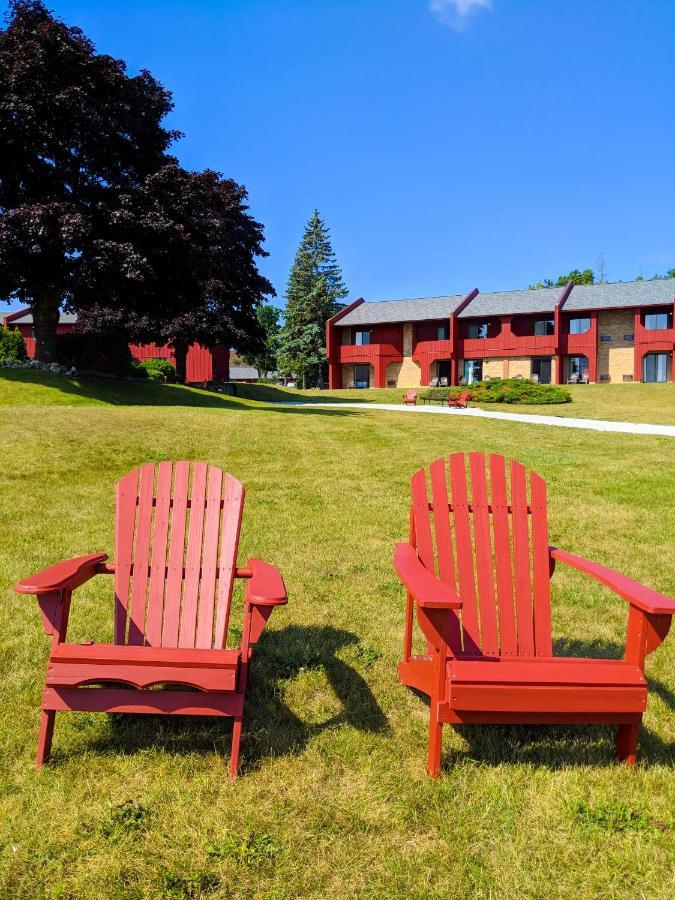 Cedar Hill Lodge St. Ignace Exterior foto