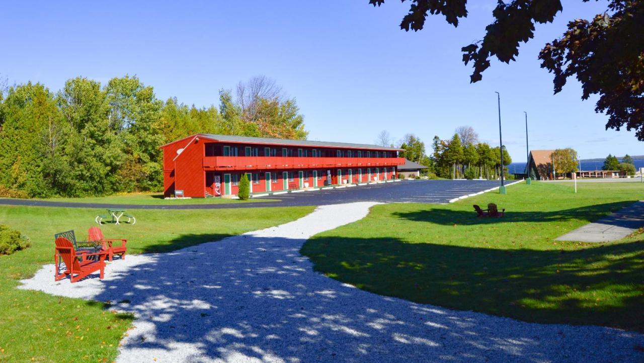 Cedar Hill Lodge St. Ignace Exterior foto